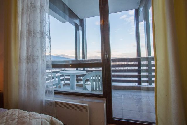 Bright Studio in a Spacious Complex in the Valley - Photo 3