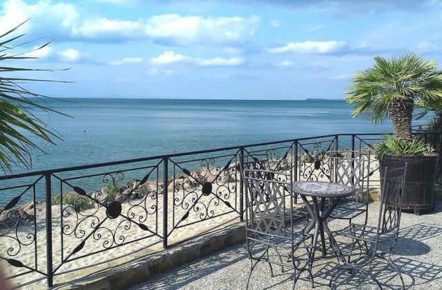 Atrium  Apartment with Sea View
