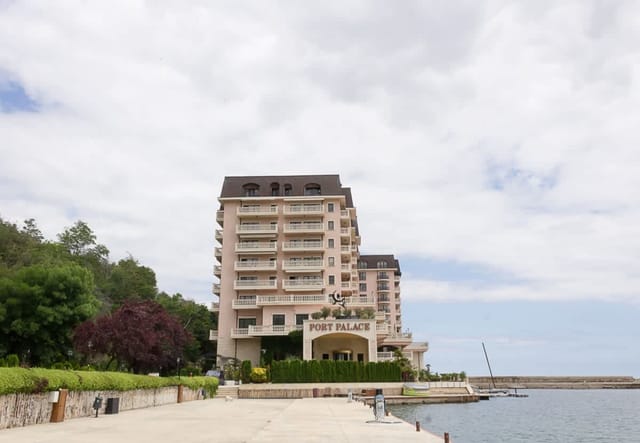 Port Palace 2BD Flat  Amazing Sea View