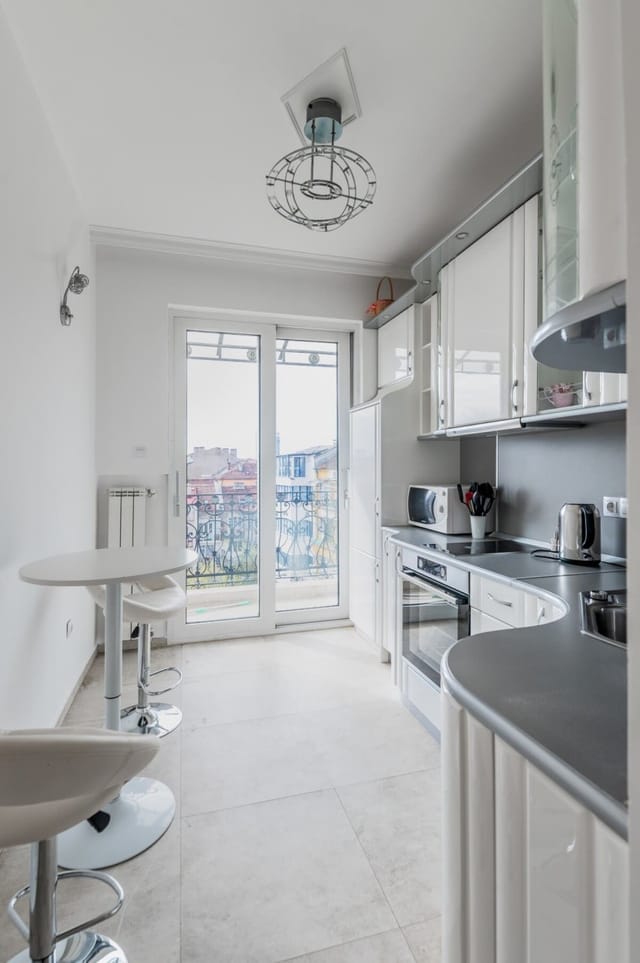 Vitosha Str 2BD White & Blue Apt