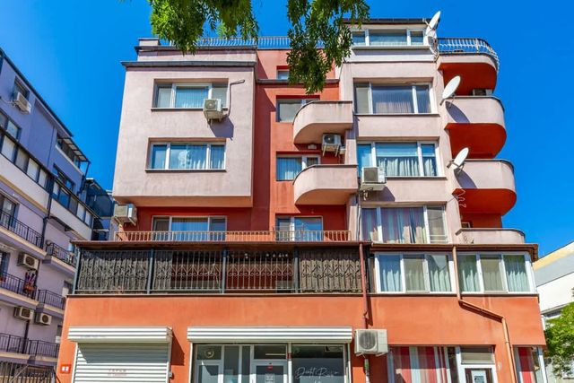 Comfort Corner - 1BD with Balcony