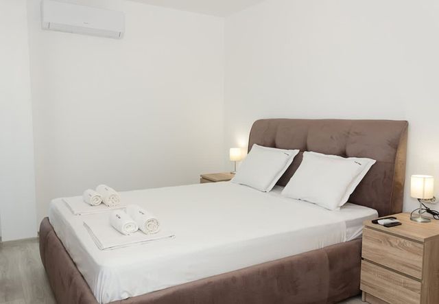 Modern Haven in Varna : Retreat with Chic Ambiance - Photo 3