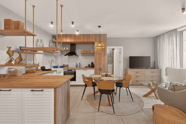 Breezy Boho 2BD Home with Sea View – Chayka