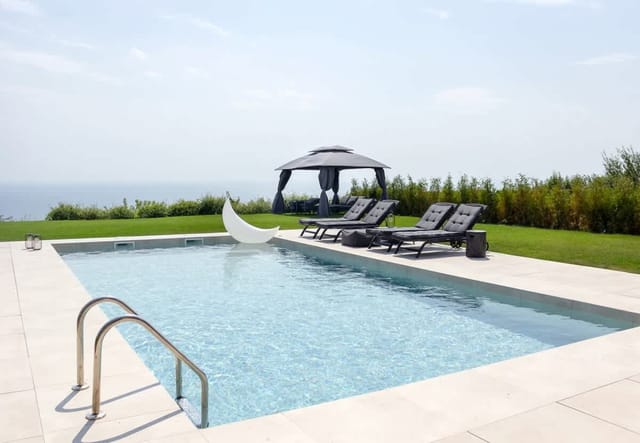 Luxury 4-bedroom Villa in Black Sea Rama Resort