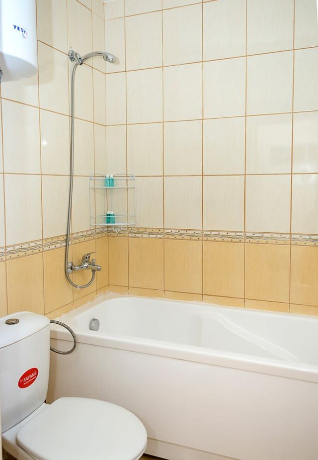 Kabakum 1BR Retreat with Parking, Steps to Beach