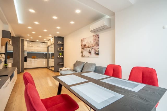 Zenith Apartment - Photo 4