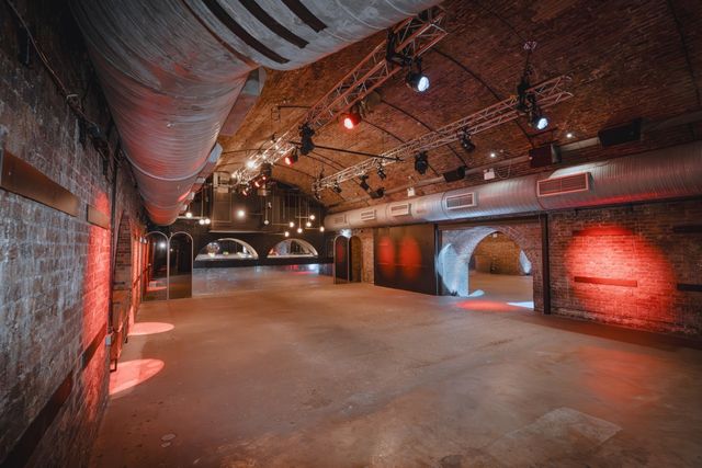 Three Railway Arch Industrial Venue with a Courtyard in Shoreditch