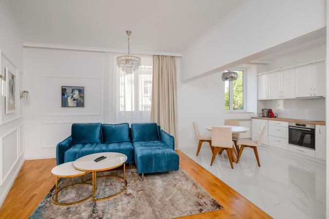 The Purely Placed 1BD Central Flat - Photo 2