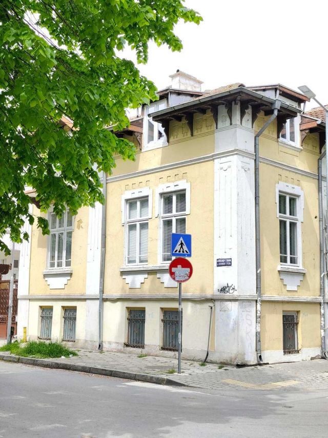 Apo Apartment - Top Center