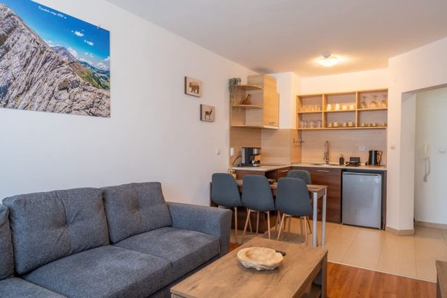 Cozy 1BR in Belvedere-Ski in Winter/Swim in Summer