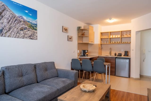 Cozy 1BR in Belvedere-Ski in Winter/Swim in Summer