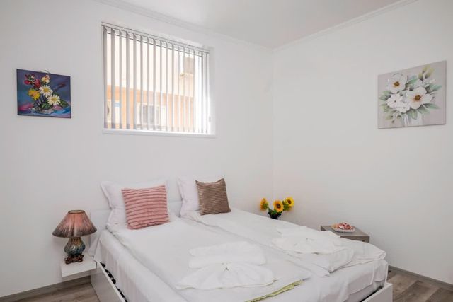 Central 1BD Next to Womens Market and Sofia's Gems