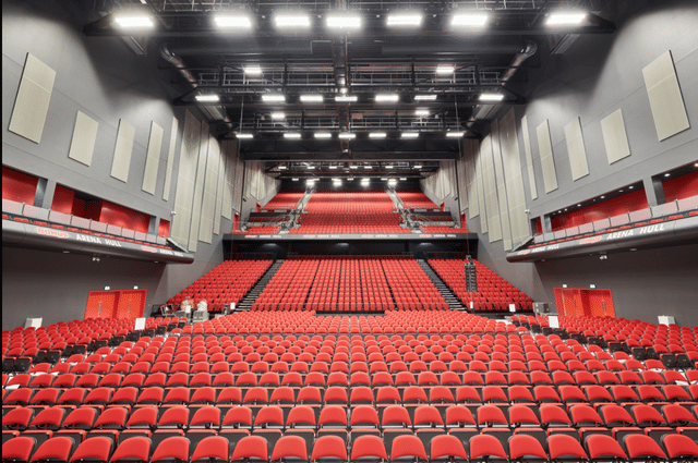 Bonus Arena Hull - Photo 2