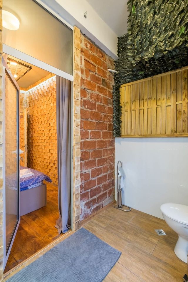 2 BDR & 2 BTHR Funky Apartment / Supreme Location