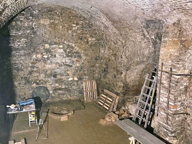 Expansive Historic Brick Vaulted Basement Storage - Photo 2