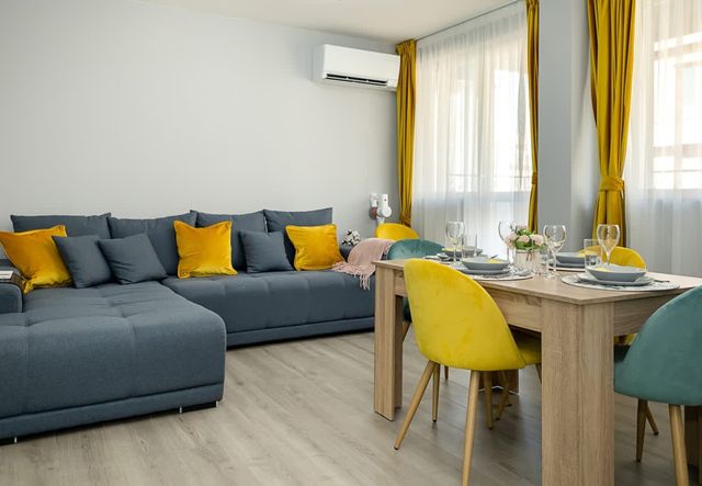 Stylish 2BR Apartment - Underground Parking, Varna