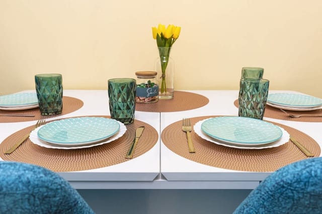 Bright Modern 2BD Apartment with Panoramic View