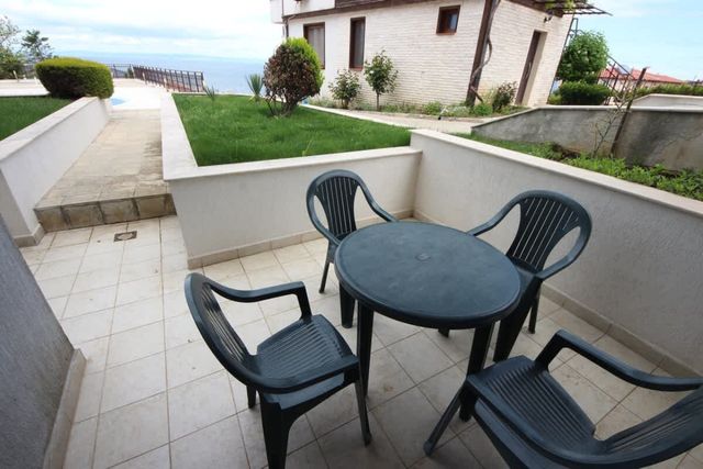 Family Apartment with Sea View in Apolon