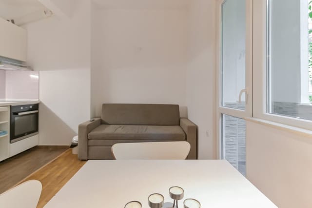 Bright Apartment in the Heart of the City - Photo 2