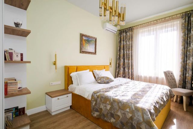 Urban Charm & Comfort - Chic 2BD in Prime Location