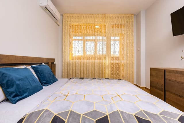 Bright and Cozy Apartment Next to a City Park