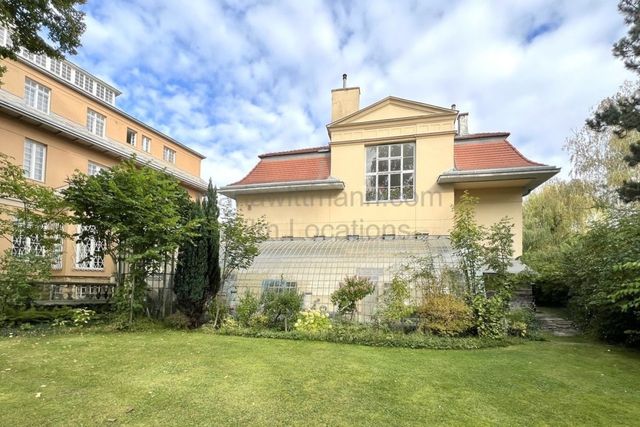 Historic Glass Conservatory and Artist Studio Space