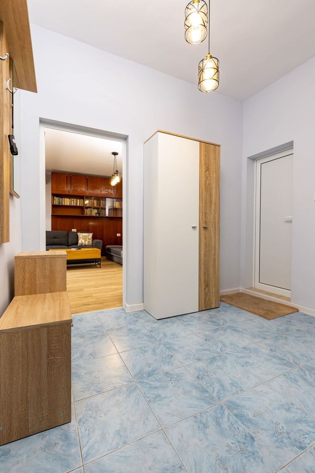 Cozy Floor from a House Near the City Center