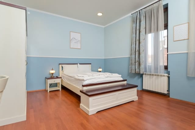 Colorful & Elegant 2BD Flat – Premium Central Stay