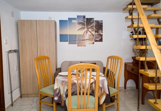 Maria Luiza Studio II | Loft Sleeping Area