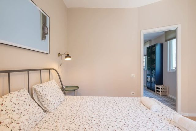 Enjoy The Ride | 2-BDR Lozenec Central Apartment