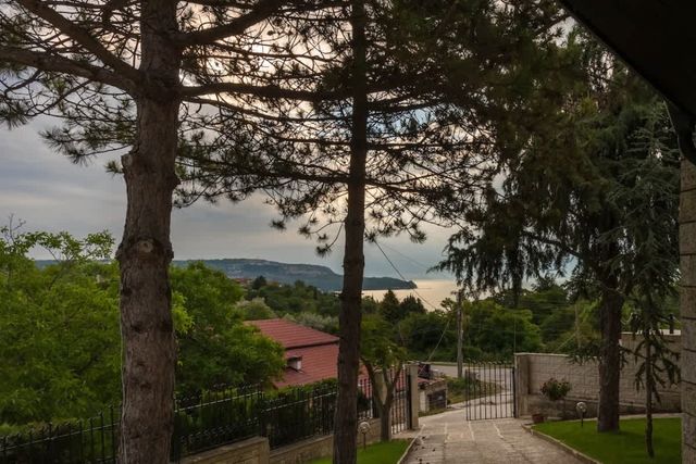 *Villa Apple* 3 BR Luxury Villa PRV pool & BBQ