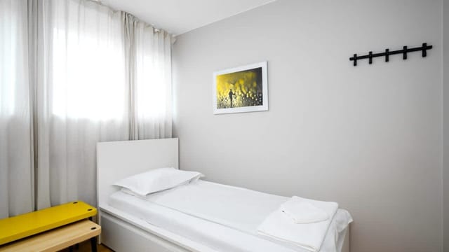 Quiet 2 BDR Comfort Near NDK + Workspace