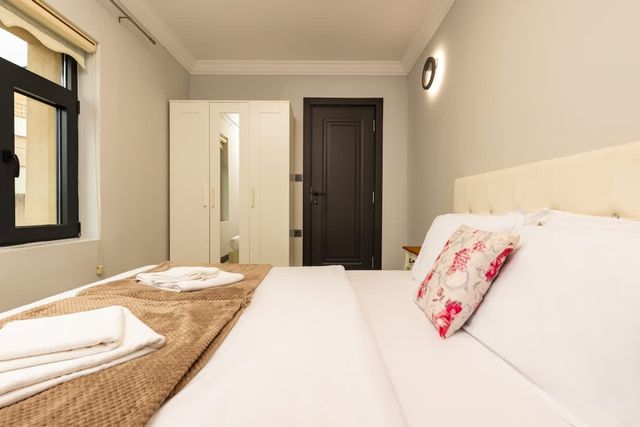 Central Apartments with Garden view - Apt No. 6