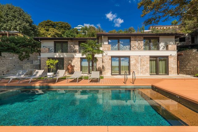 Seaside Luxury Beach Vacation Home – Balchik