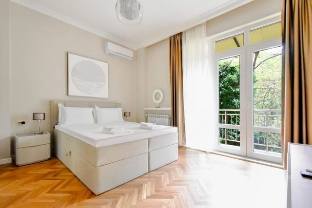 Designer 2BD Apt Near Alexander Nevski Cathedral