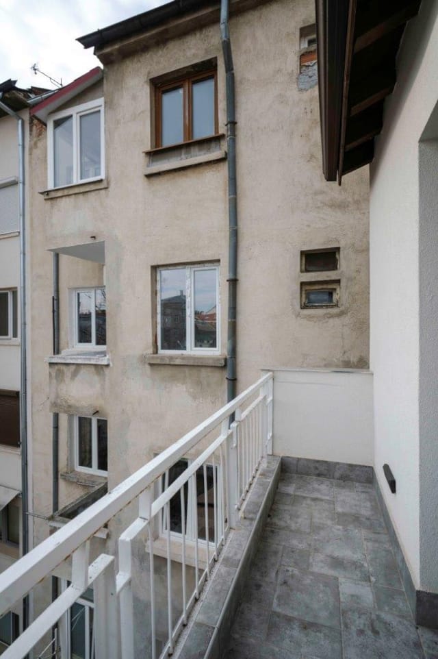 Luminous Central Retreat Spacious 2BD Apartment