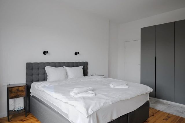 Luminous Central Retreat Spacious 2BD Apartment