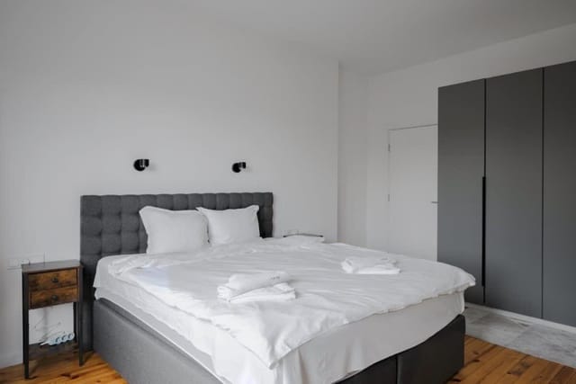 Luminous Central Retreat Spacious 2BD Apartment