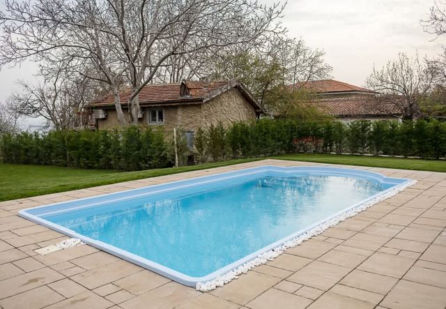 Private Villa with 5BD, Pool & Stunning Sea Views