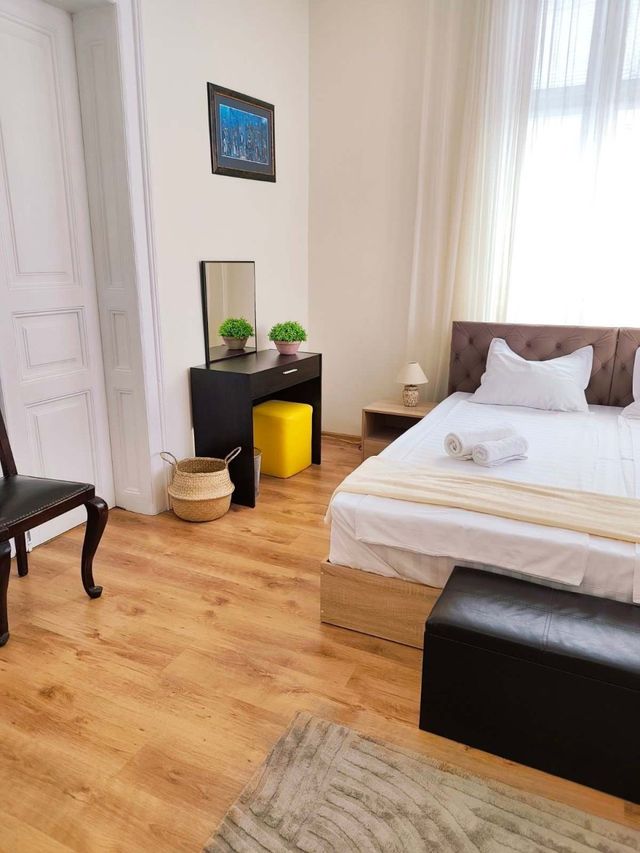 Apo Apartment - Top Center