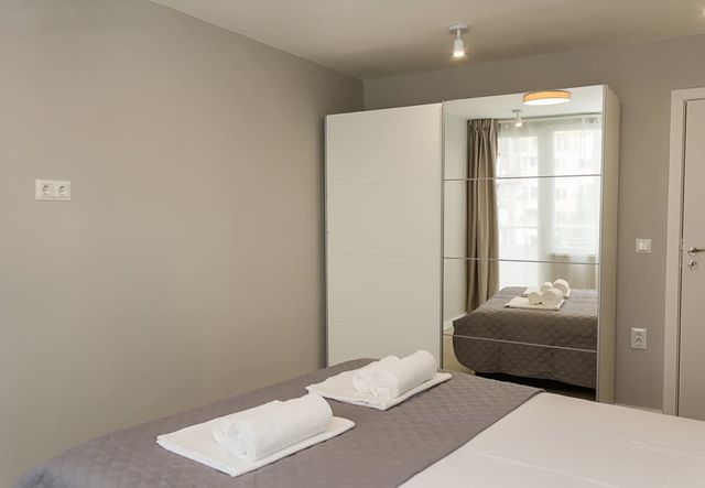 Sea Garden Varna - 2BD Flats with Desk & Balcony