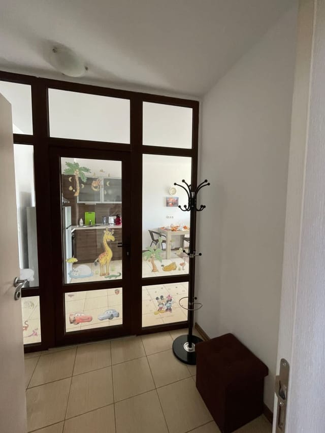 1BD Flat on the Beach with Parking