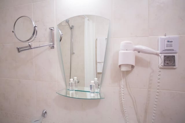 Bright Studio in a Spacious Complex in the Valley