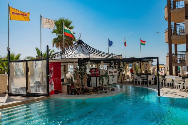 Cozy Golden Rainbow  Apartment Sea View