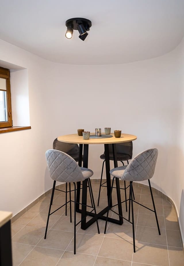 Private Villa with 5BD, Pool & Stunning Sea Views