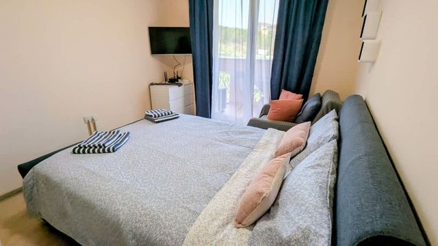 Beachfront Elegant Studio – 100 m from Smokinya Beach