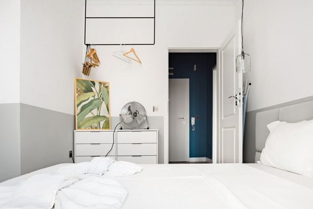 Bright 1BD Flat with Balcony in City Center Sofia - Photo 3