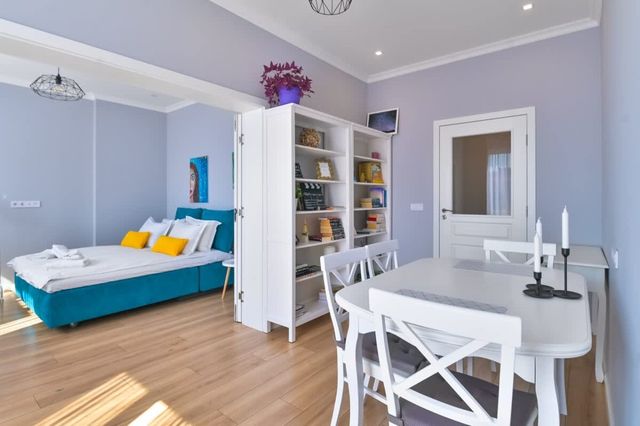 〰The Blue Apartment  1BD with Artistic Design - Photo 2