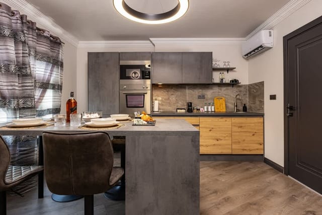 Central Apartments with Garden view - Apt No. 5