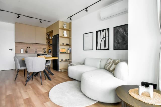 Modern & Quiet 1BR Near Center + Private Parking